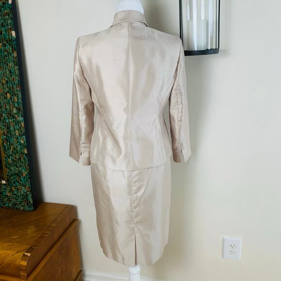 Le Suit Size 4P 2-Piece Skirt Suit w/ Blazer Jacket Champagne Beige Satin Forma - Picture 3 of 6